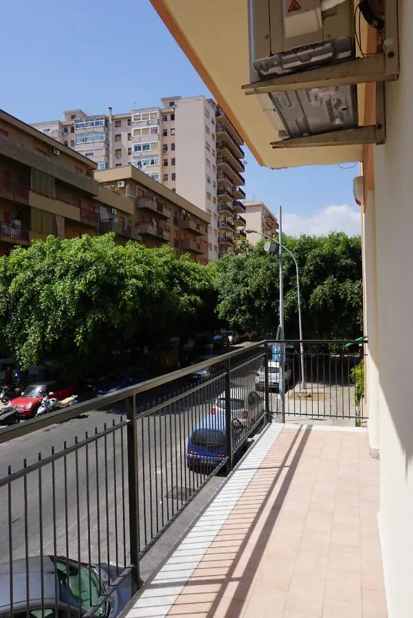 Azzisa Holidays Suite Palermo Apartamento